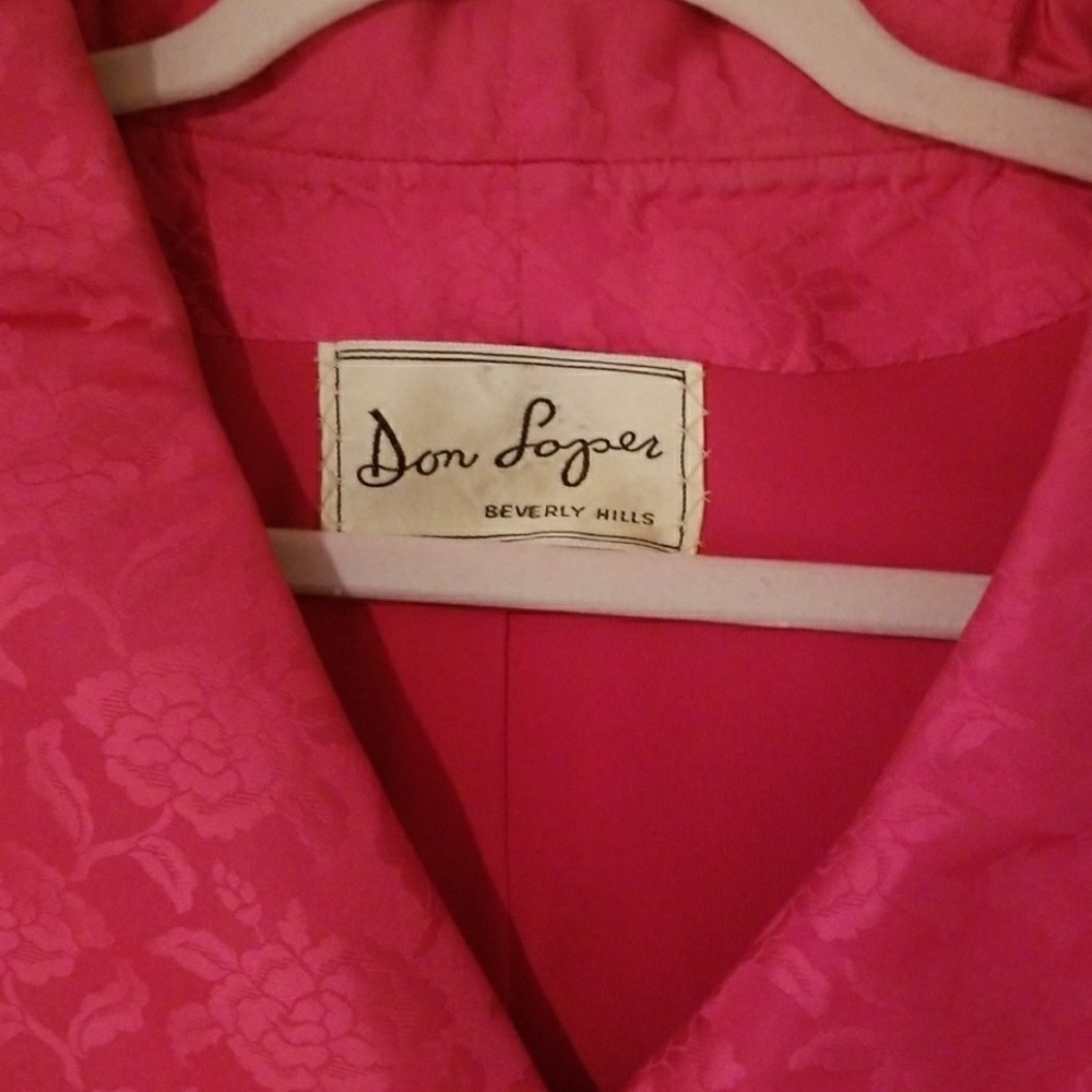 Needs to be worn - Picture 2 of 4